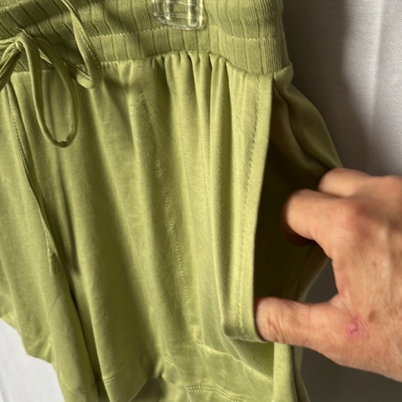 Flora  Short Shorts - Picture 3 of 11